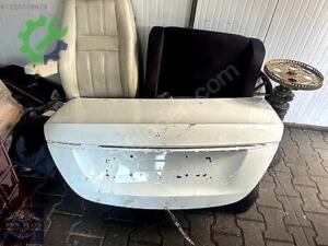 A2137570009 MERCEDES E SERİSİ BAGAJ KAPAĞI BOYASIZ