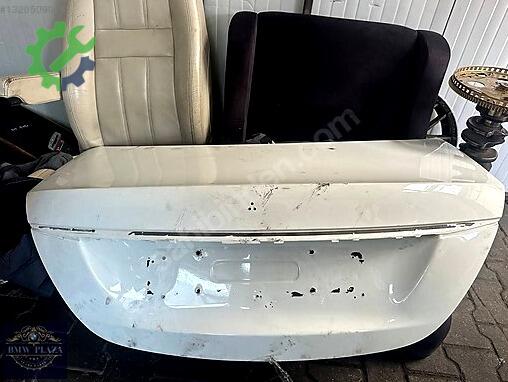Mercedes-Benz E Bagaj Kapağı A2137570009 çıkma parça