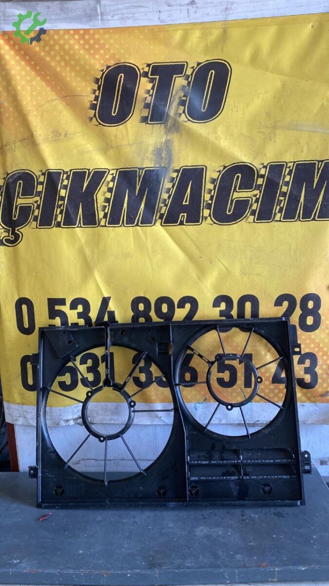 Audi A3 Fan Davlumbazı çıkma parça