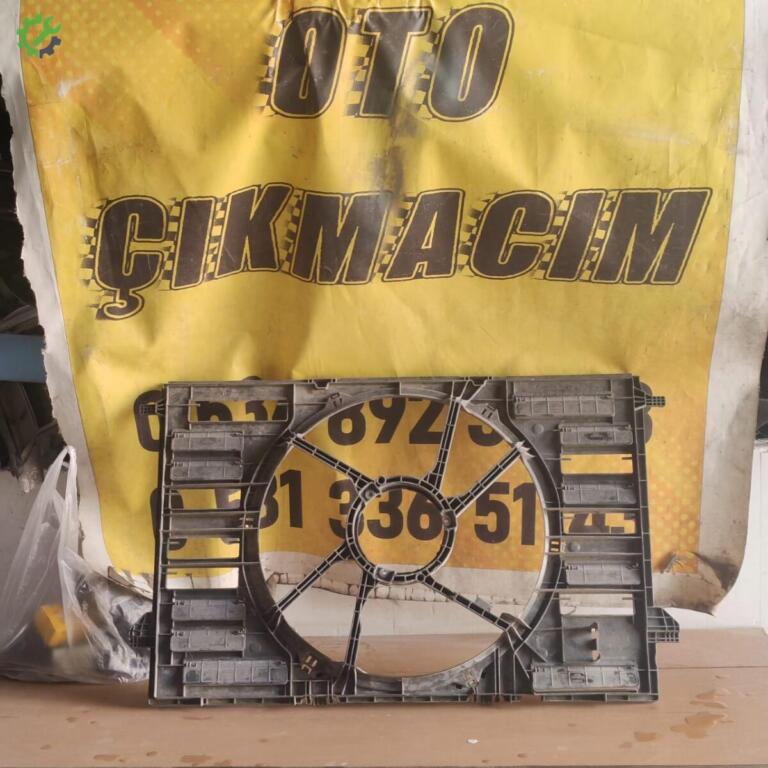 Audi 100 Fan Davlumbazı çıkma parça