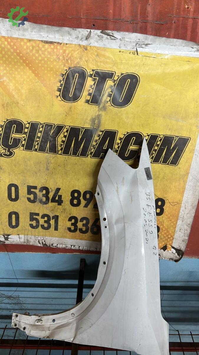 Audi Q2 Sol Çamurluk çıkma parça
