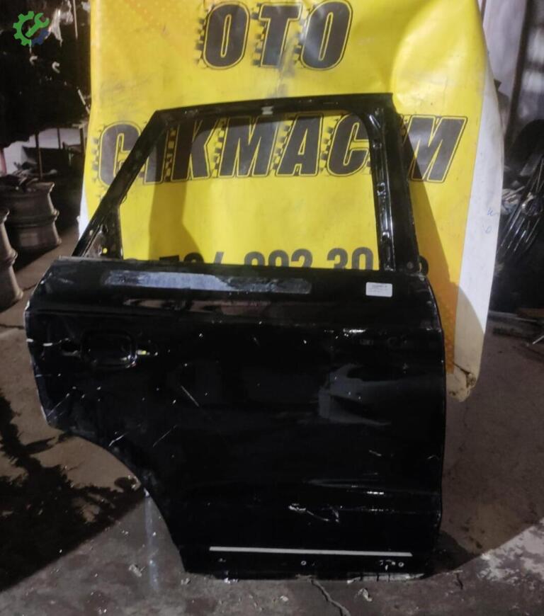 Audi Q3 Sağ Arka Kapı çıkma parça