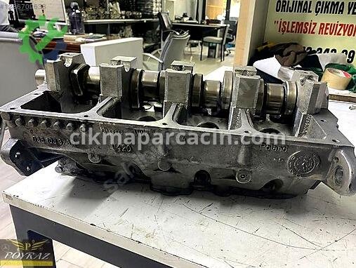Audi A4 Silindir Kapak 038103373R çıkma parça
