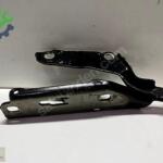 AUDİ A3 SİYAH SOL KAPUT MENTEŞESİ 8V0 823 301