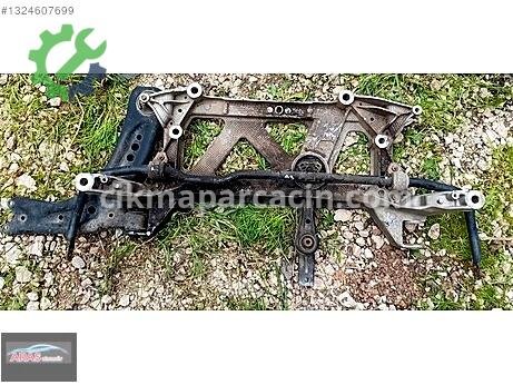 Audi A3 Travers çıkma parça