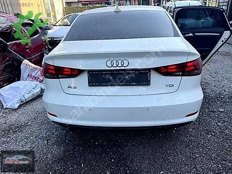 Audi A3 Sol Arka Çamurluk çıkma parça