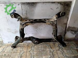 AUDİ A4 ARKA TRAVERS 8K0