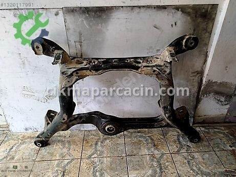 Audi A4 Arka Travers çıkma parça