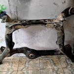 AUDİ A4 ARKA TRAVERS 8K0
