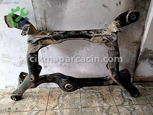 Audi A4 Arka Travers çıkma parça