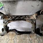 AUDİ A4 ARKA TRAVERS 8K0