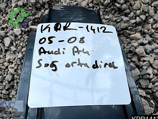 Audi A4 Sağ Marşpiyel Sacı çıkma parça