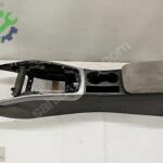 AUDİ A4 GRİ SİYAH ORTA KONSOL 8K0 864 981 D