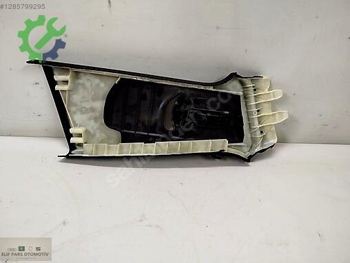 Audi A4 Bakalit 8K0867281C çıkma parça