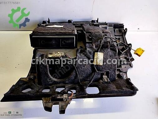 Audi A8 Torpido Kapağı çıkma parça