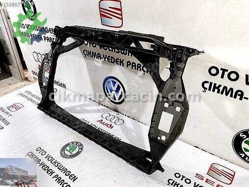 Audi Q3 Ön Panel 8U0805594 çıkma parça