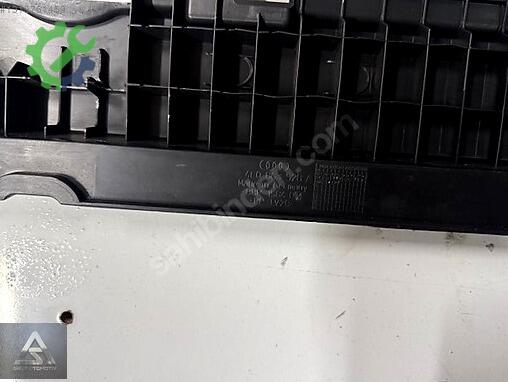 Audi Q7 Bagaj Plastiği 4L0863528 çıkma parça