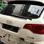 AUDİ Q7 HATASIZ BAGAJ KAPAĞI