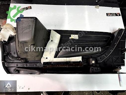 Audi Q7 Kapı Döşemesi 4L0863879 çıkma parça