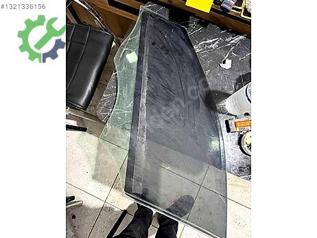Mercedes-Benz A Sağ Ön Kapı Camı çıkma parça