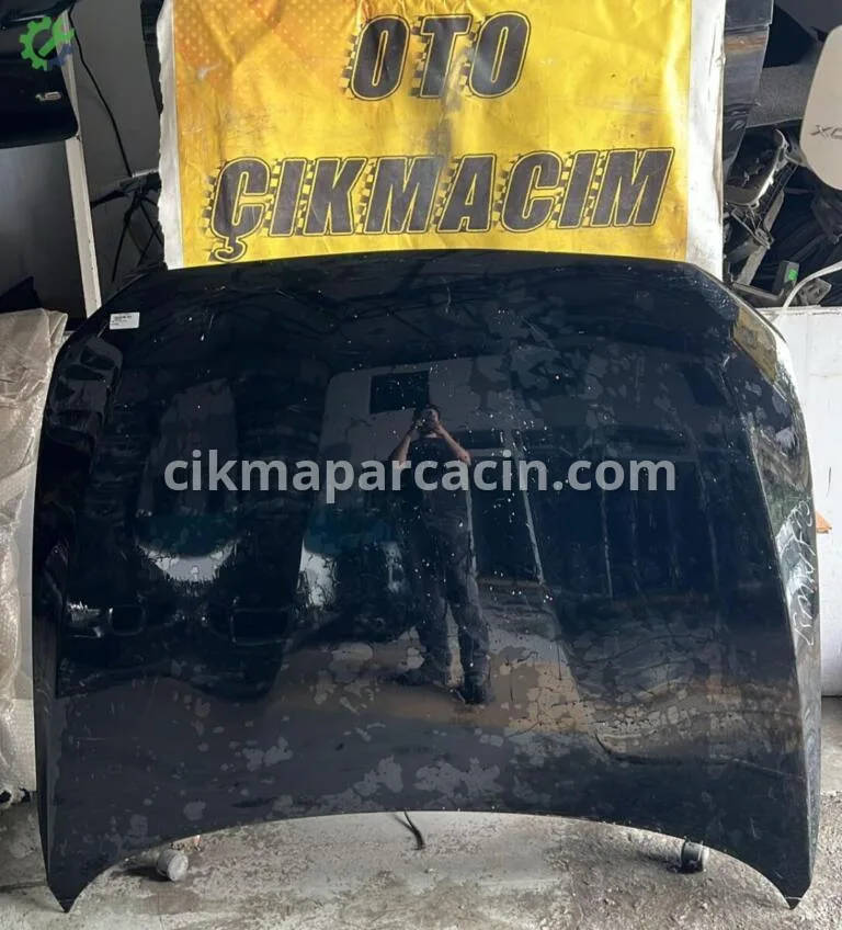 BMW 1 Serisi Kaput çıkma parça