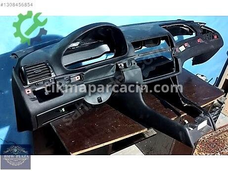 BMW 3 Serisi Torpido çıkma parça
