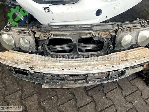BMW 3 Serisi Sağ Ön Far çıkma parça