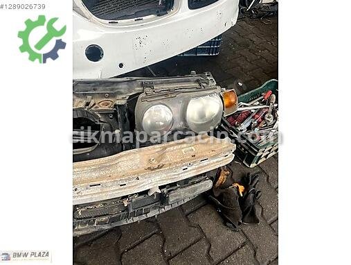 BMW 3 Serisi Sağ Ön Far çıkma parça