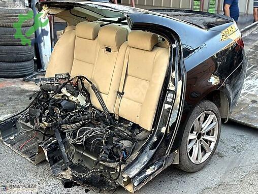 BMW 5 Serisi Bagaj Kapağı STOP-TAMPON-CAM çıkma parça