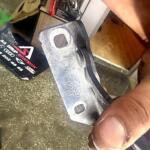 BMW 5 SERİSİ E60 KAPUT MENTEŞESİ ÇIKMA ORJ 008727