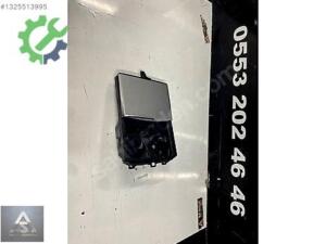 BMW 5 SERİSİ G30 ORTA BARDAKLIK ORTA GÖZ ÇIKMA ORJ 6819878