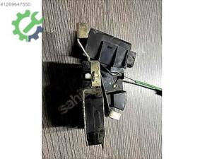 BMW E34 SAĞ ÖN KAPI KİLİDİ 8138924