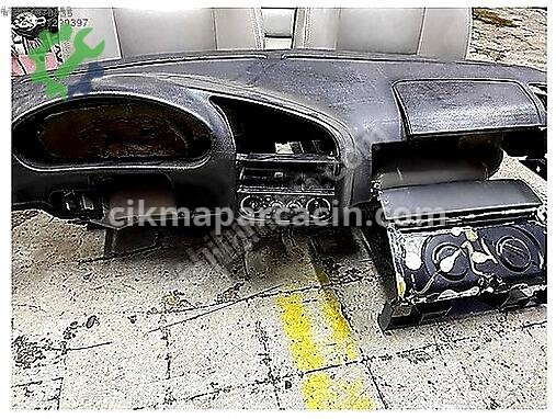 BMW 3 Serisi Torpido çıkma parça
