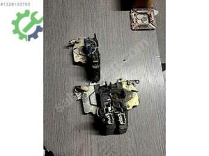 BMW E39 KAPI KİLİDİ