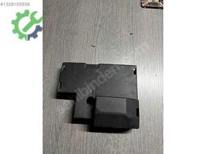 BMW E46 AKÜ KAPAĞI 8381015