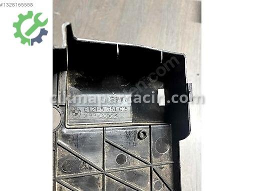 BMW 3 Serisi Akü Kapağı 8381015 çıkma parça