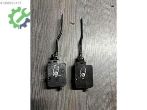 BMW E46 DEPO KAPAĞI MOTORU 6923973