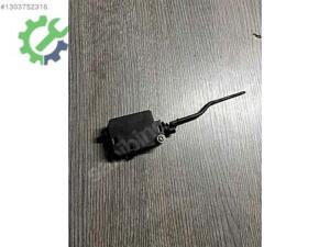 BMW E46 DEPO KAPAĞI MOTORU 8372240