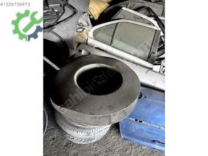 BMW E46 STEPNE ÜST PLASTİĞİ