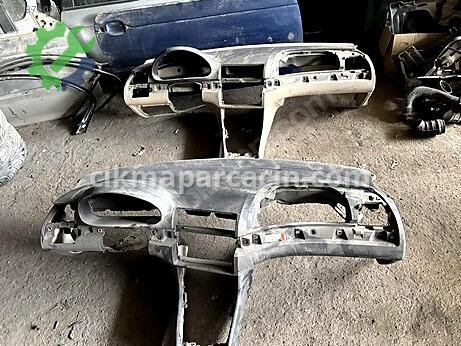BMW 3 Serisi Torpido çıkma parça