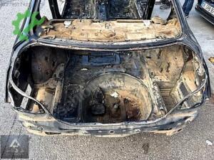 BMW E60 BAGAJ HAVUZ SACI ARKA PANEL