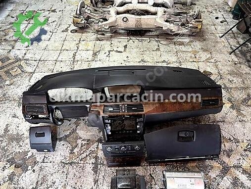 BMW 5 Serisi Torpido çıkma parça