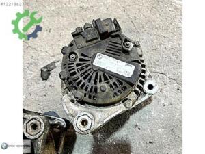 BMW E70 7796125 170 ŞARJ DİNAMOSU