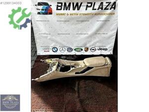 BMW E84 X1 ORTA KONSOL – KOL DAYAMA