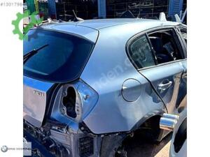 BMW E87 SAĞ ARKA ÇAMURLUK ORJİNAL ARAÇTAN ÇIKMA