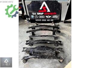 BMW E90 ÖN TAMPON DEMİRİ ÇIKMA ORJ