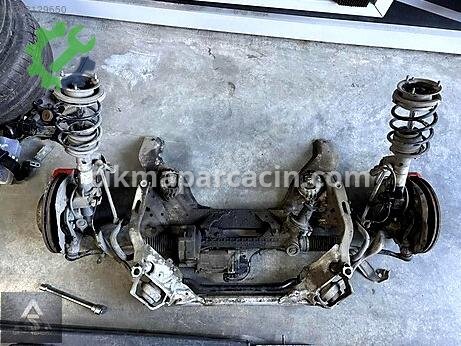 BMW 3 Serisi Ön Travers çıkma parça