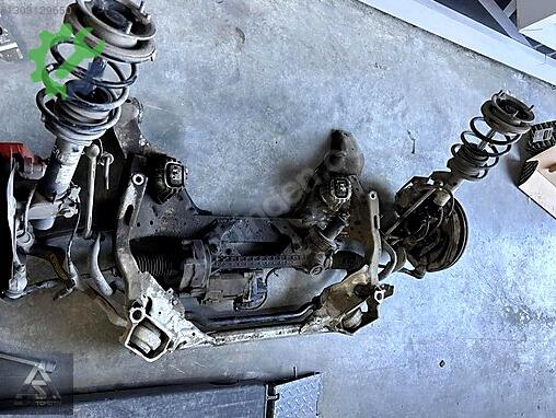 BMW 3 Serisi Ön Travers çıkma parça