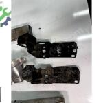 BMW E90 RADYATÖR BAGLANTI AYAK RADYATÖR DEMİRİ 51647117811