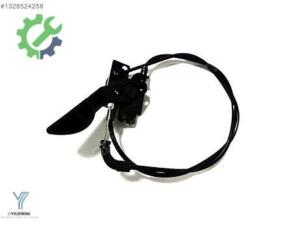 BMW F10 5 SERİSİ ORİJİNAL MOTOR KAPUT KİLİDİ 51237183765